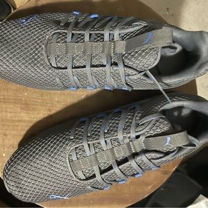 Puma sneakers. Size 10 mens